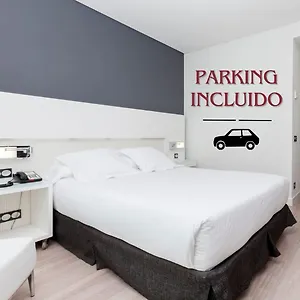 4* Отель Axor Feria